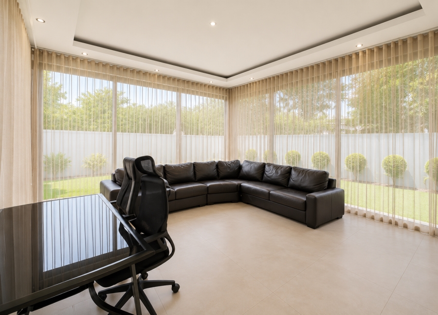 5 Bedroom Property for Sale in The Islands Estates North West